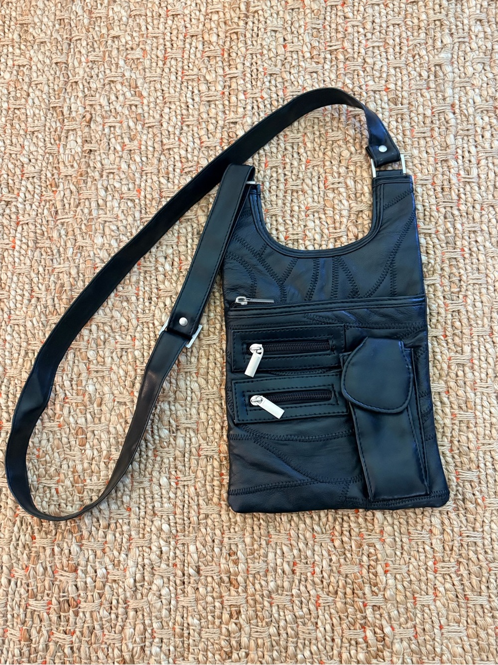 Black Women’s Crossbody Organizer Bag with Multiple Zip Pockets